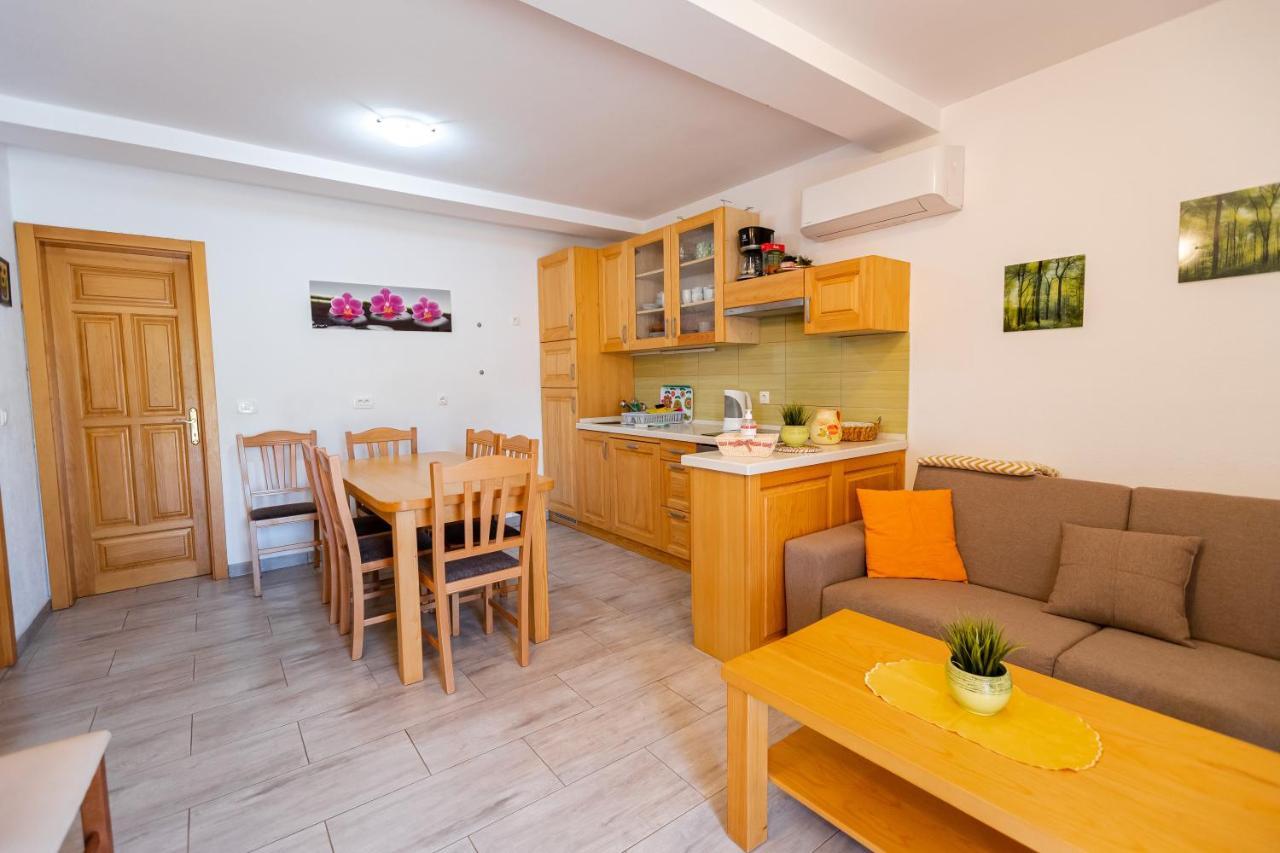 Lahinja&Kolpa river apartments Metlika Bagian luar foto