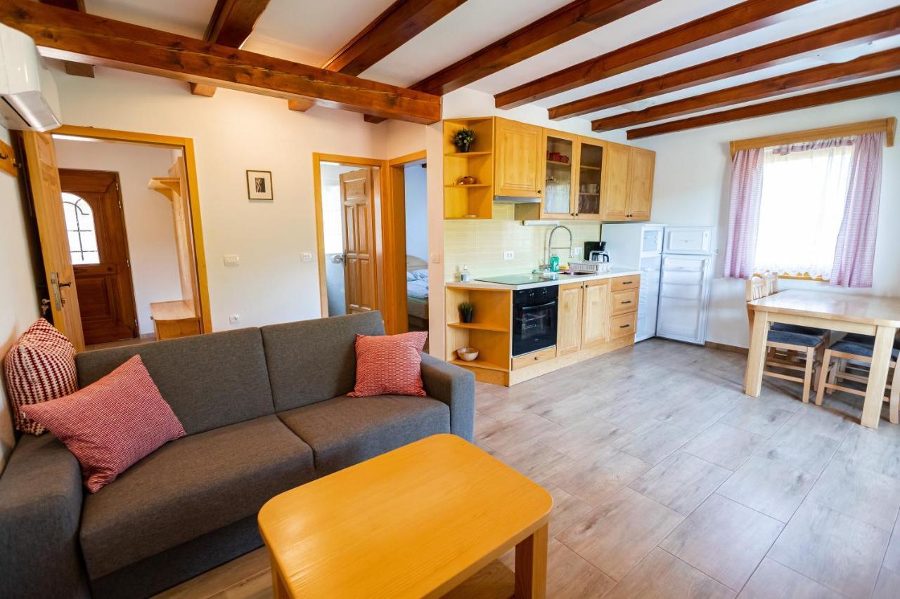 Lahinja&Kolpa river apartments Metlika Bagian luar foto